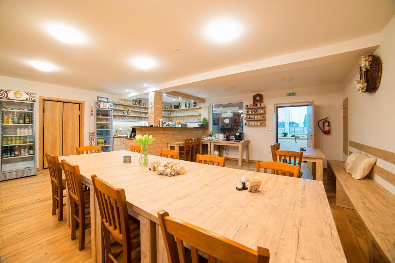 Penzion A Restaurace Zlatovlaska U Zamku Cervena Lhota Jizna エクステリア 写真