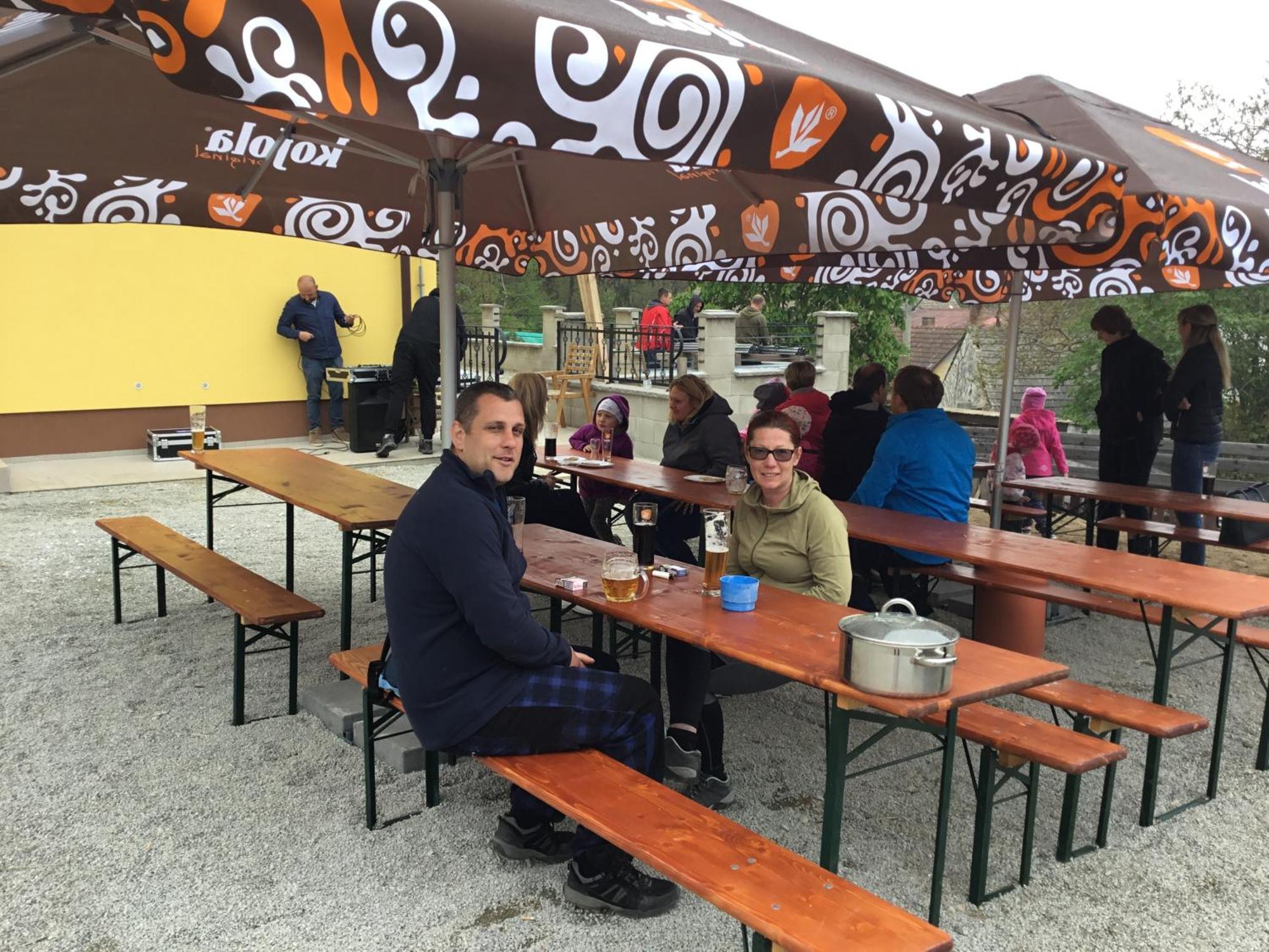 Penzion A Restaurace Zlatovlaska U Zamku Cervena Lhota Jizna エクステリア 写真