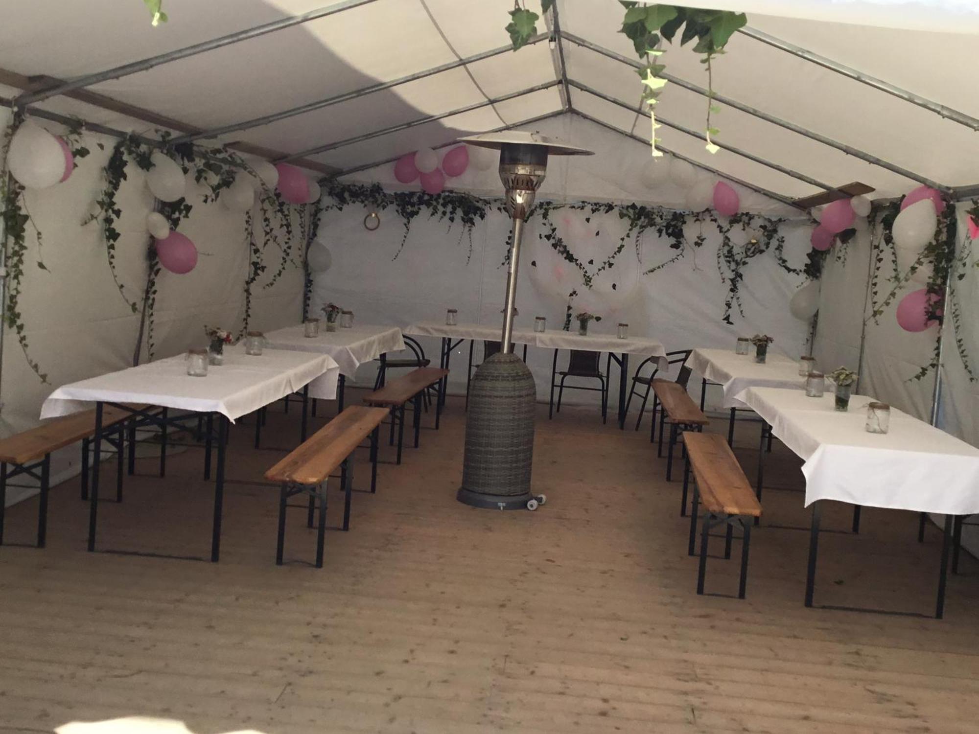 Penzion A Restaurace Zlatovlaska U Zamku Cervena Lhota Jizna エクステリア 写真