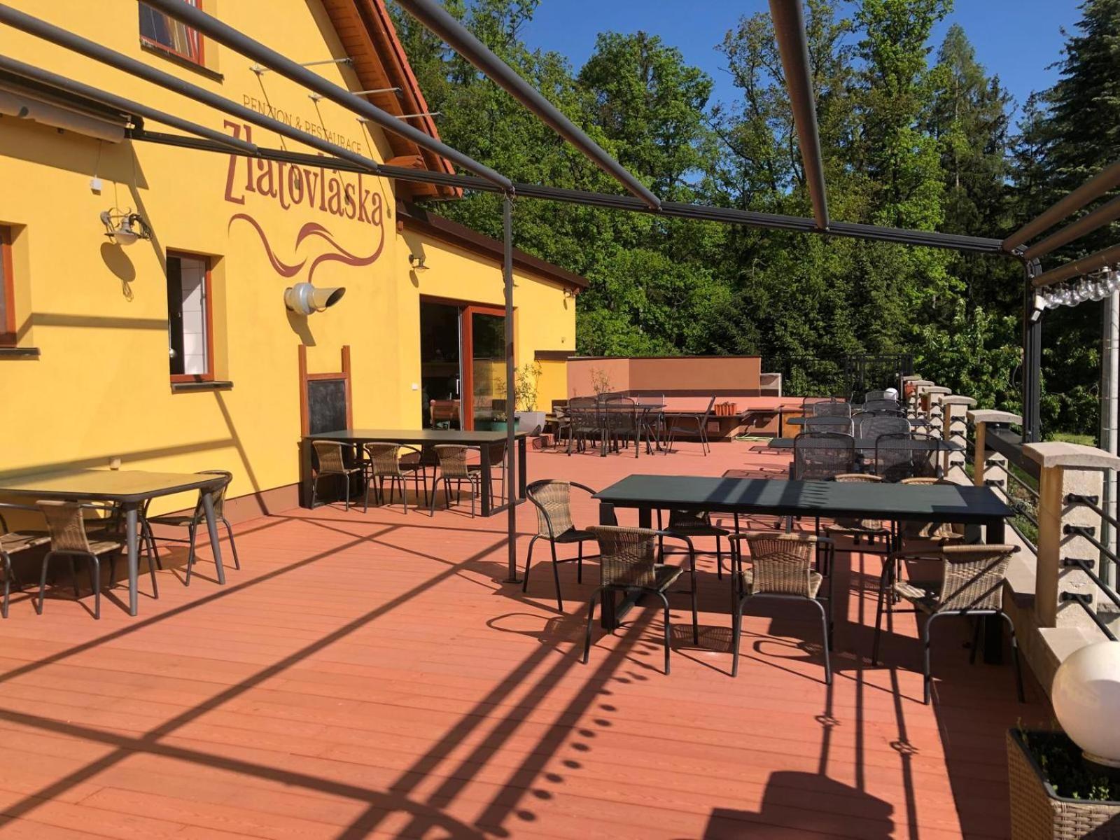 Penzion A Restaurace Zlatovlaska U Zamku Cervena Lhota Jizna エクステリア 写真